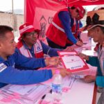 Emotivo homenaje a bomberos en el cierre de la Feria Gastronómica Regional