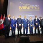 UNT otorga Medalla del Bicentenario a exrector y egresadas ilustres