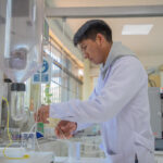 Día Mundial de la Creatividad e Innovación: Conoce a Fabricio Chimoy, el estudiante de Biología que promueve la divulgación científica en escolares de secundaria