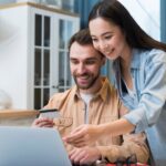 ¿CÓMO HACER QUE LAS TARJETAS DE DÉBITO Y CRÉDITO TRABAJEN EN EQUIPO PARA PROTEGER EL PRESUPUESTO FAMILIAR?