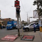 HIDRANDINA ADVIERTE QUE ESTÁ PROHIBIDO COLOCAR PANCARTAS Y PROPAGANDA EN POSTES DE ENERGÍA